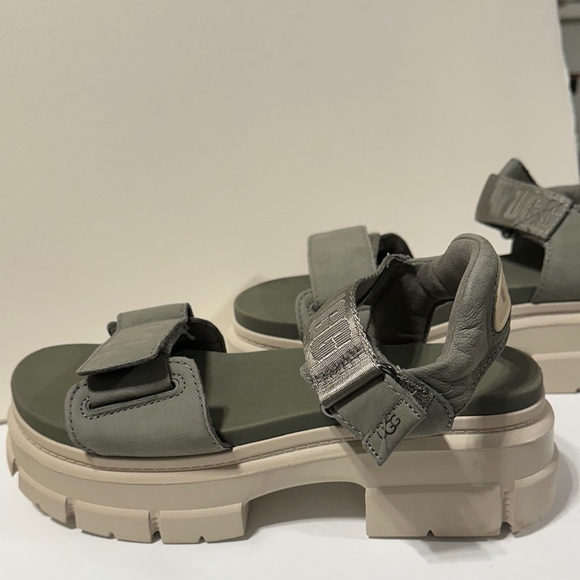 UGG ASHTON SUED GREEN LEATHER PLATFORM LOGO SANDALS, WOMEN US 9 EUR 40 - Picture 4 of 13